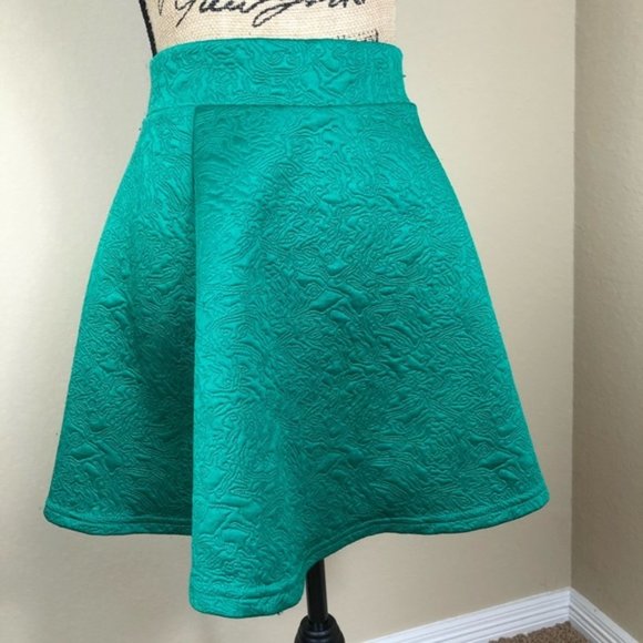 Divided Dresses & Skirts - Divided Quilted Green Circle Skirt L